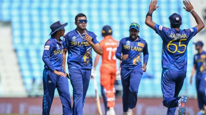 ‘অঘটন ঘটানো’ ডাচরাই এবার ধুঁকছে লঙ্কানদের সামনে