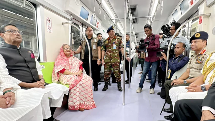 মেট্রোর আগারগাঁও–মতিঝিল অংশ উদ্বোধন করলেন প্রধানমন্ত্রী