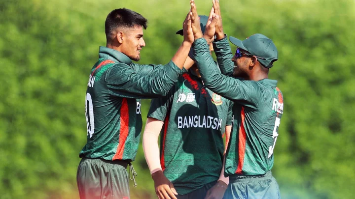 বাংলাদেশের আগুনে বোলিংয়ে জাপানের হাঁসফাঁস অবস্থা