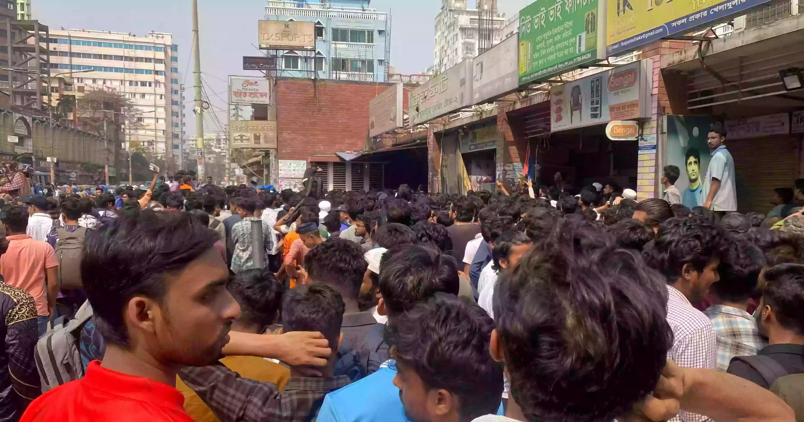 বিপিএল ফাইনালের টিকিট নিয়ে হুড়োহুড়ি